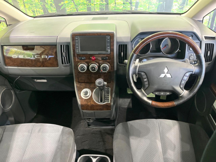 2009 Mitsubishi Delica D:5 DBA-CV5W (UW-6a1a546669037)[24]