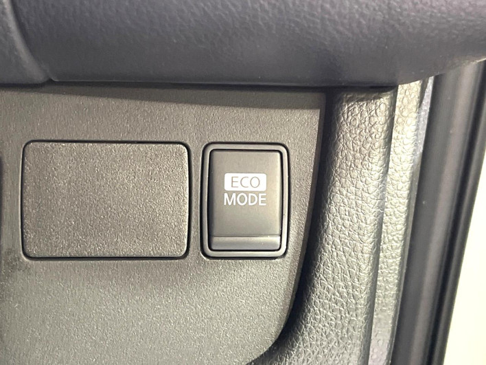 2012 Nissan Serena DBA-FC26 (UW-6a1a5477b5d02)[15]