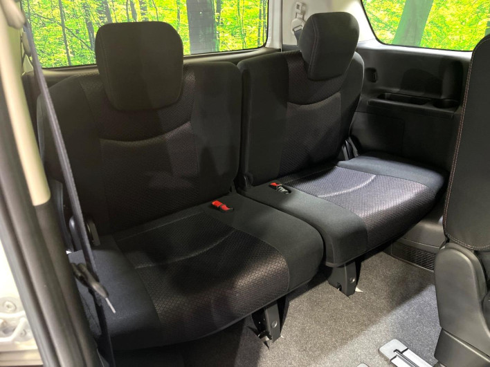 2012 Nissan Serena DBA-FC26 (UW-6a1a5477b5d02)[27]
