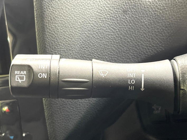 2012 Nissan Serena DBA-FC26 (UW-6a1a5477b5d02)[12]