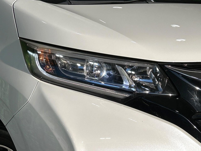 2018 Honda Freed hybrid DAA-GB7 (UW-6a1a548550b7a)[13]