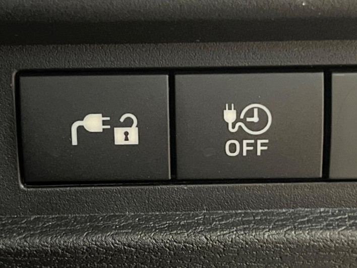 2022 Mitsubishi OUTLANDER PHEV 5LA-GN0W (UW-6a1a549378401)[25]