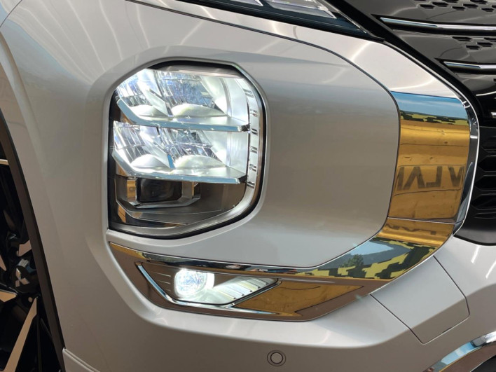 2022 Mitsubishi OUTLANDER PHEV 5LA-GN0W (UW-6a1a5493a05a5)[16]