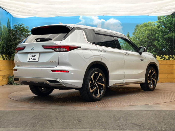 2022 Mitsubishi OUTLANDER PHEV 5LA-GN0W (UW-6a1a5493a05a5)[21]