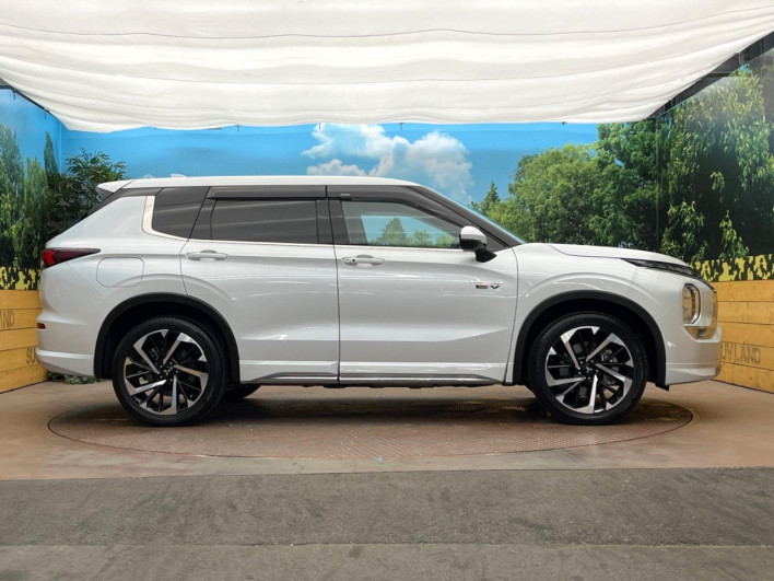 2022 Mitsubishi OUTLANDER PHEV 5LA-GN0W (UW-6a1a5493a05a5)[20]