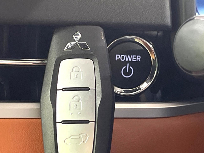 2022 Mitsubishi OUTLANDER PHEV 5LA-GN0W (UW-6a1a5494109a0)[9]