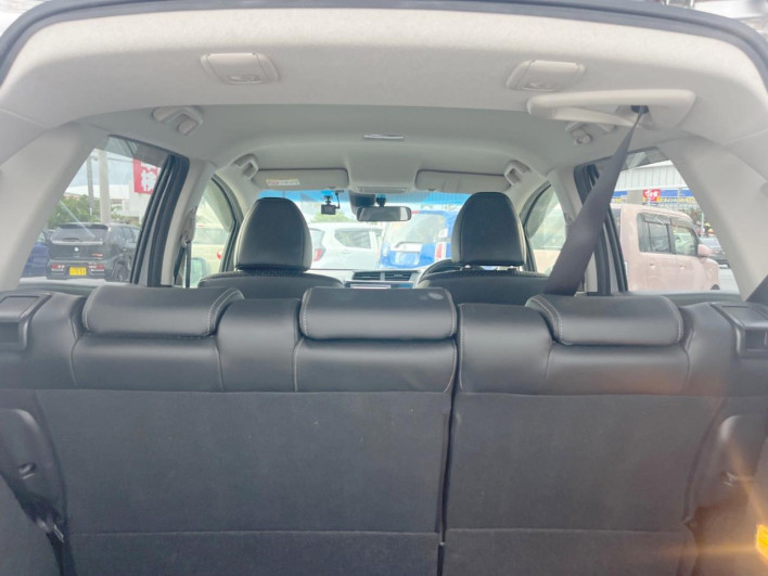2016 Honda Fit Hybrid DAA-GP5 (UW-6a1a54963aebb)[27]