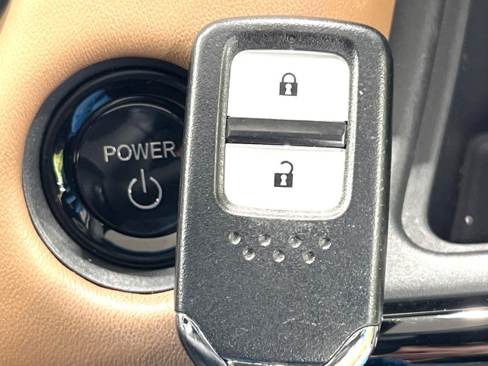 2020 Honda Fit 6AA-GR4 (UW-6a1a549948e4a)[23]