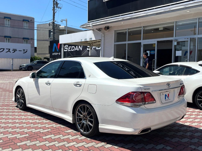 2011 Toyota Crown DBA-GRS200 (UW-6a1a549b4d624)[19]