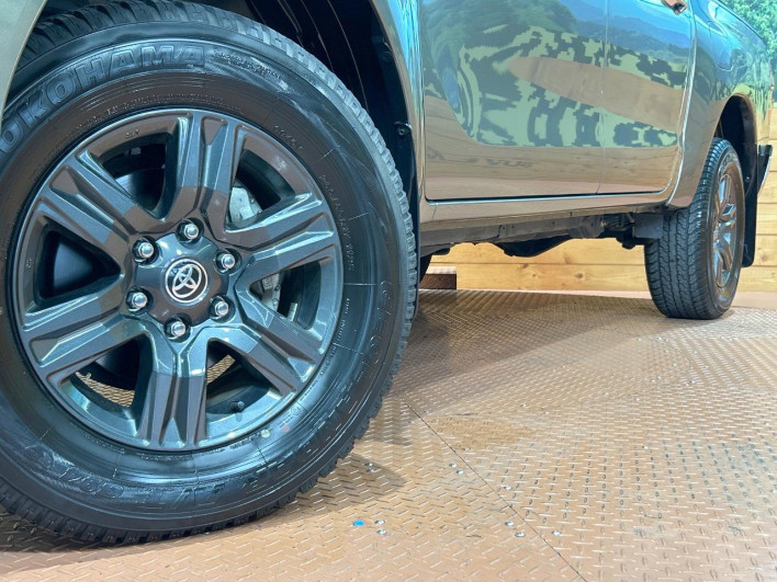 2022 Toyota Hilux 3DF-GUN125 (UW-6a1a54a42df12)[8]