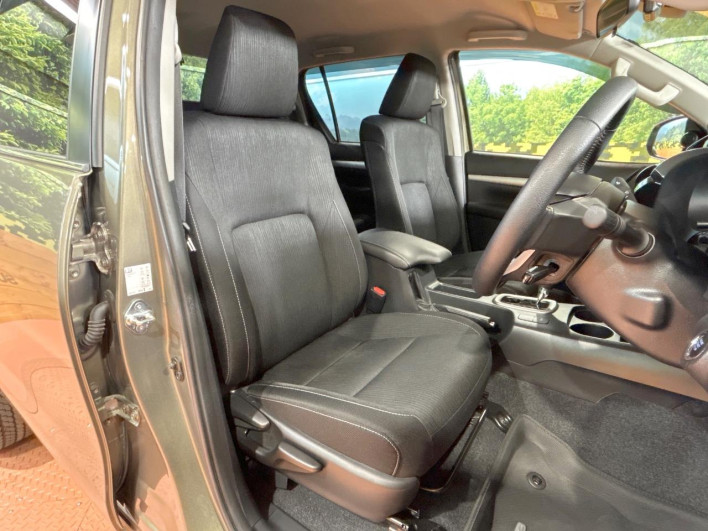 2022 Toyota Hilux 3DF-GUN125 (UW-6a1a54a42df12)[22]