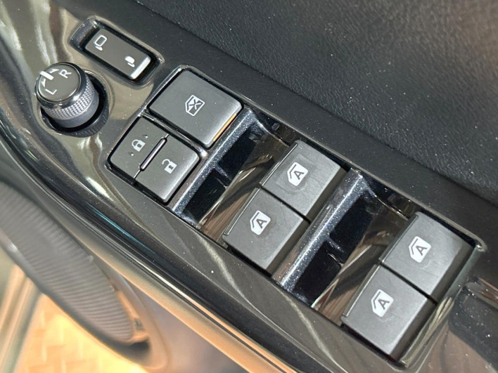 2022 Toyota Hilux 3DF-GUN125 (UW-6a1a54a42df12)[27]