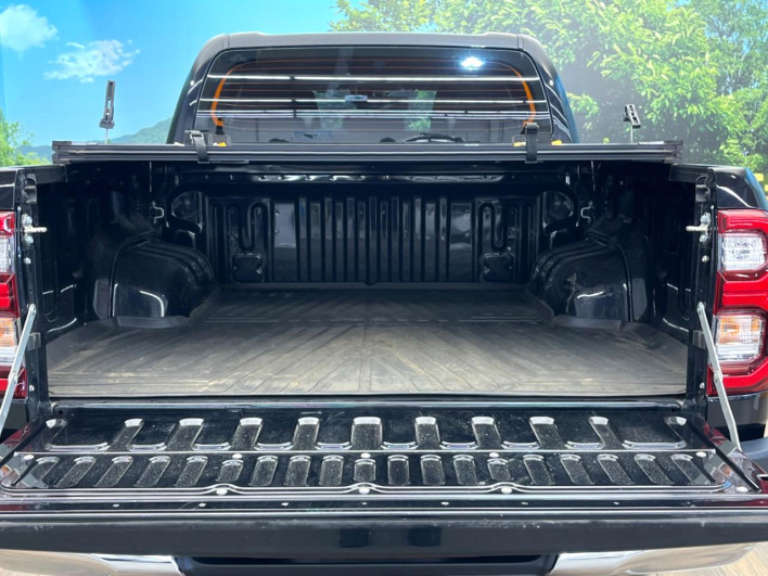 2022 Toyota Hilux 3DF-GUN125 (UW-6a1a54a5423ff)[20]