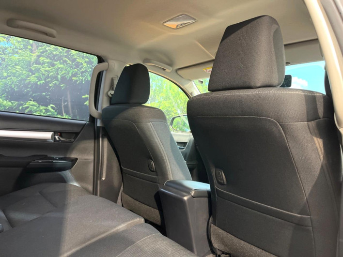 2022 Toyota Hilux 3DF-GUN125 (UW-6a1a54a5423ff)[25]