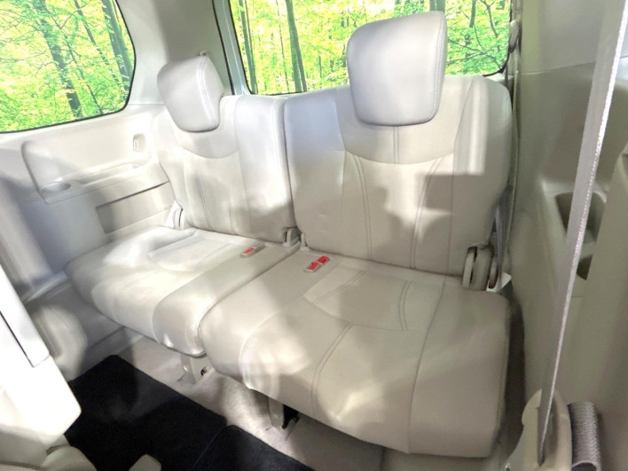 2014 Nissan Serena DAA-HC26 (UW-6a1a54ae993ce)[22]