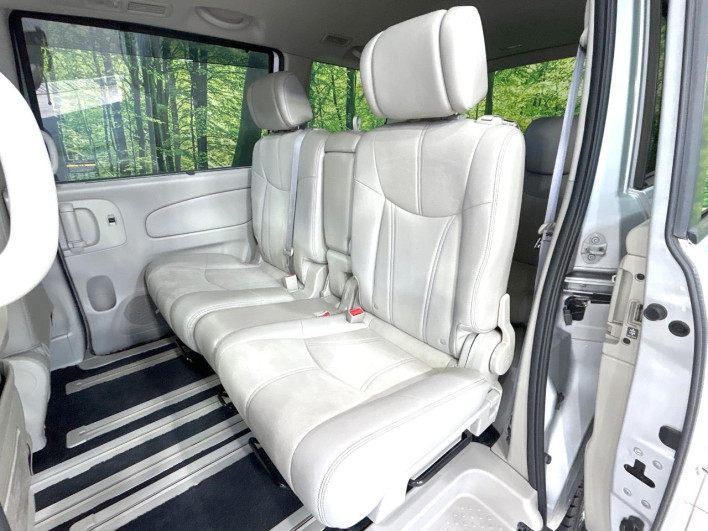 2014 Nissan Serena DAA-HC26 (UW-6a1a54ae993ce)[21]
