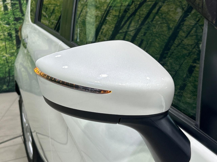 2018 Nissan Note DAA-HE12 (UW-6a1a54b01c36f)[25]