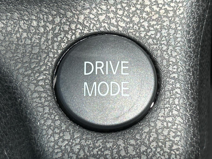 2018 Nissan Note DAA-HE12 (UW-6a1a54b01c36f)[13]