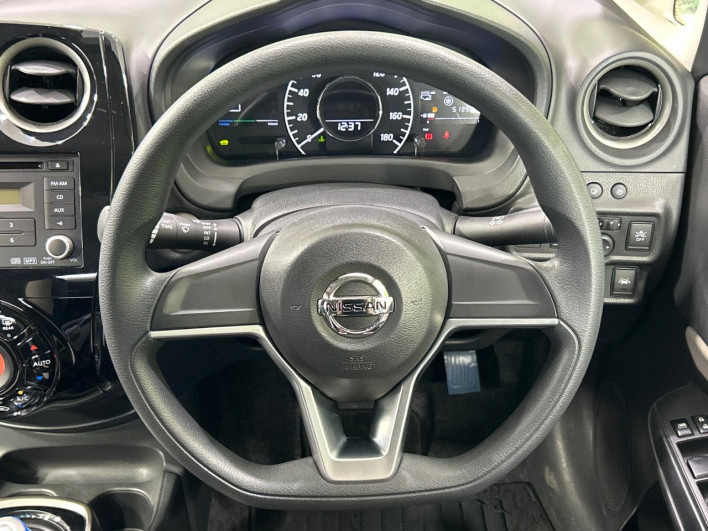 2018 Nissan Note DAA-HE12 (UW-6a1a54b01c36f)[16]