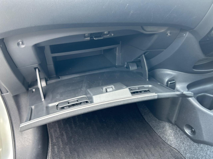 2018 Nissan Note DAA-HE12 (UW-6a1a54b01c36f)[5]