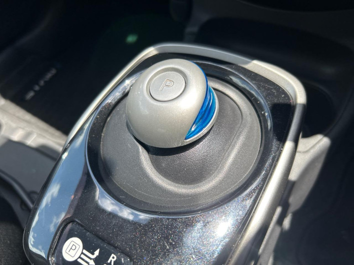 2018 Nissan Note DAA-HE12 (UW-6a1a54b01c36f)[12]