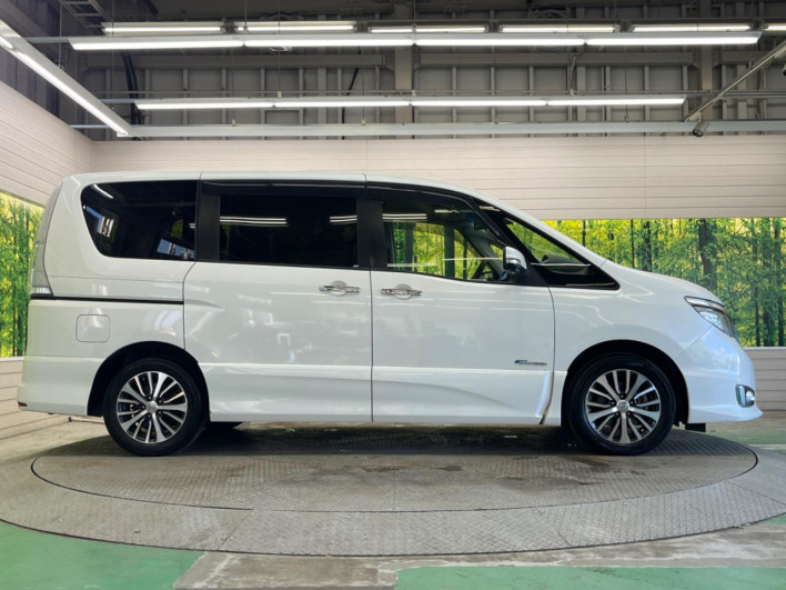 2016 Nissan Serena DAA-HFC26 (UW-6a1a54b66ca34)[11]