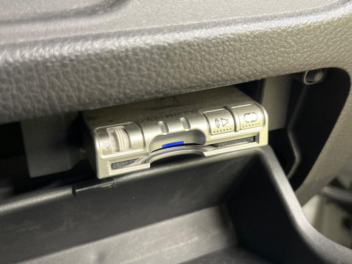 2016 Nissan Serena DAA-HFC26 (UW-6a1a54b66ca34)[27]