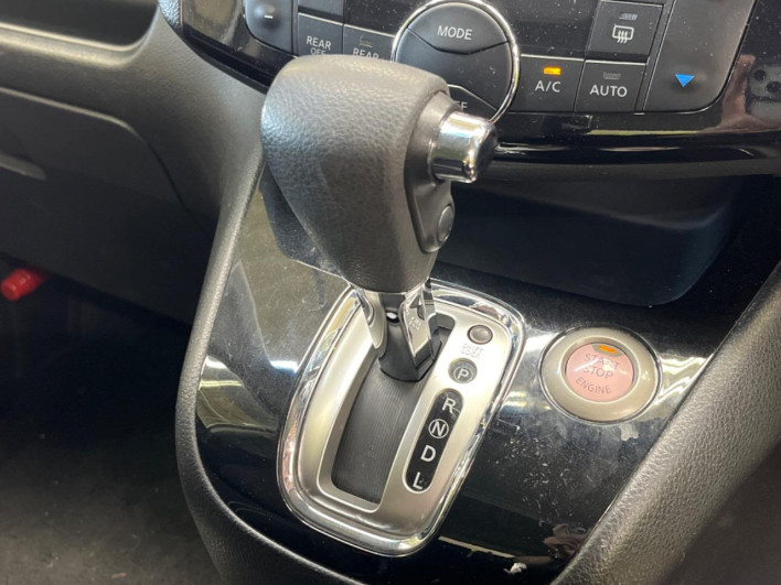 2016 Nissan Serena DAA-HFC26 (UW-6a1a54b66ca34)[20]