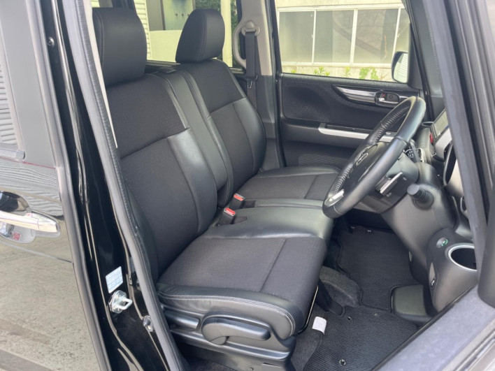 2017 Honda N-BOX CUSTOM DBA-JF1 (UW-6a1a54cef1e48)[17]
