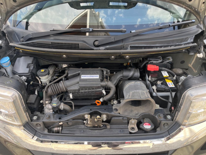 2017 Honda N-BOX CUSTOM DBA-JF1 (UW-6a1a54cef1e48)[4]