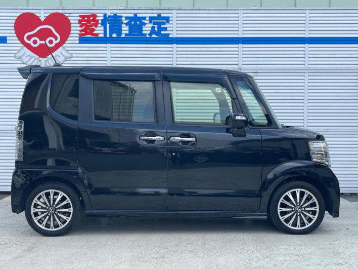 2017 Honda N-BOX CUSTOM DBA-JF1 (UW-6a1a54cef1e48)[23]