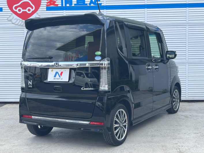 2017 Honda N-BOX CUSTOM DBA-JF1 (UW-6a1a54cef1e48)[24]