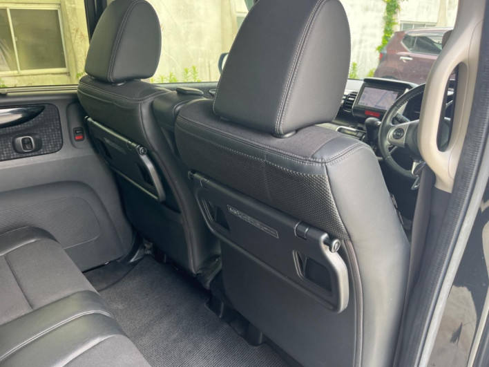 2017 Honda N-BOX CUSTOM DBA-JF1 (UW-6a1a54cef1e48)[20]