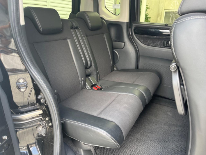 2017 Honda N-BOX CUSTOM DBA-JF1 (UW-6a1a54cef1e48)[19]