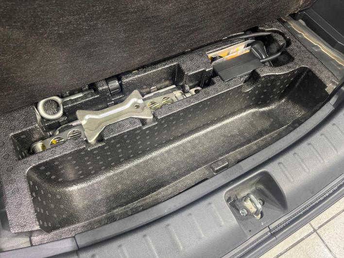2013 Honda N-BOX CUSTOM DBA-JF2 (UW-6a1a54cf98da2)[28]