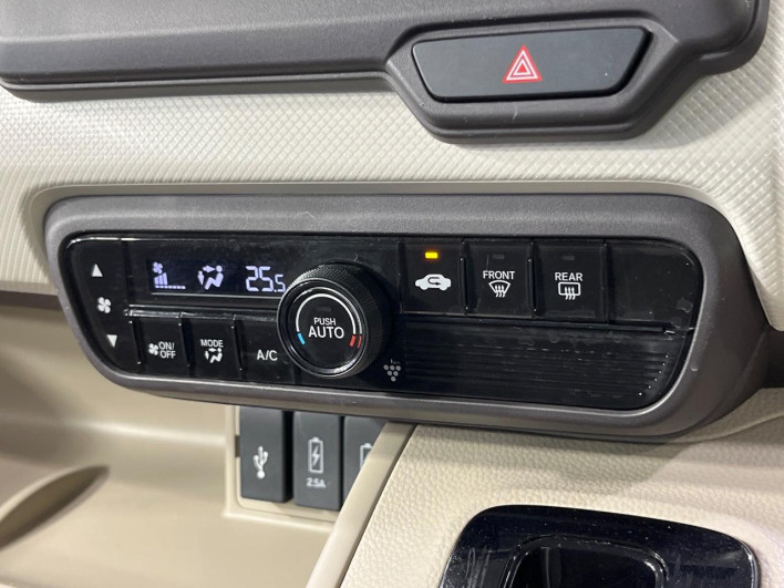 2017 Honda N-BOX DBA-JF3 (UW-6a1a54d209486)[26]
