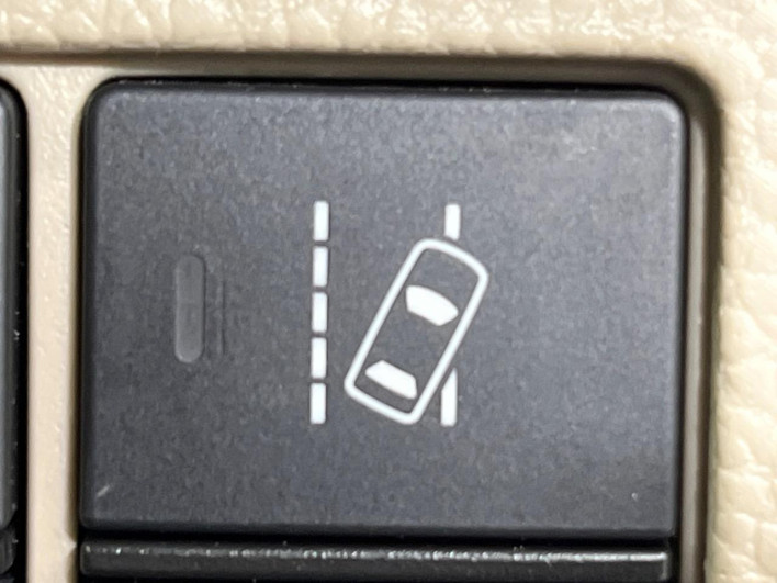 2017 Honda N-BOX DBA-JF3 (UW-6a1a54d209486)[9]