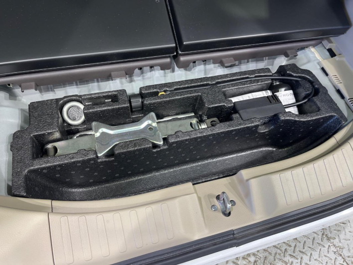 2019 Honda N-BOX DBA-JF3 (UW-6a1a54d5f12f7)[12]