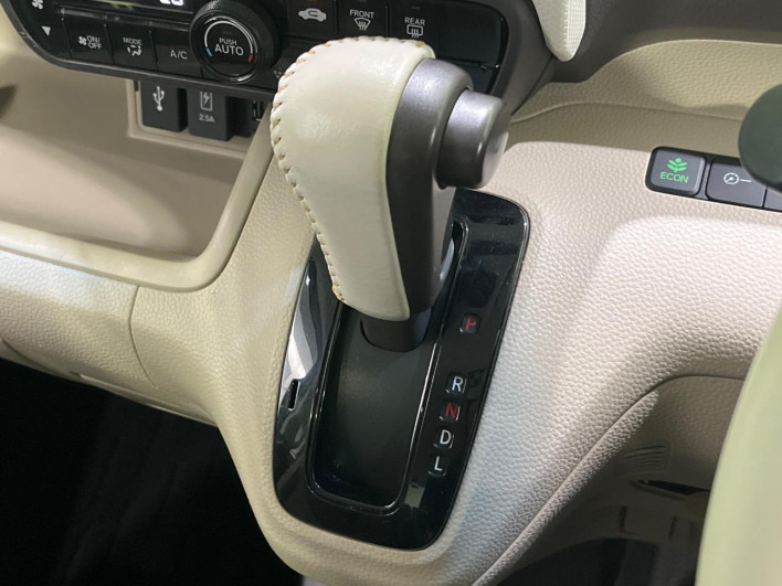 2019 Honda N-BOX DBA-JF3 (UW-6a1a54d5f12f7)[26]