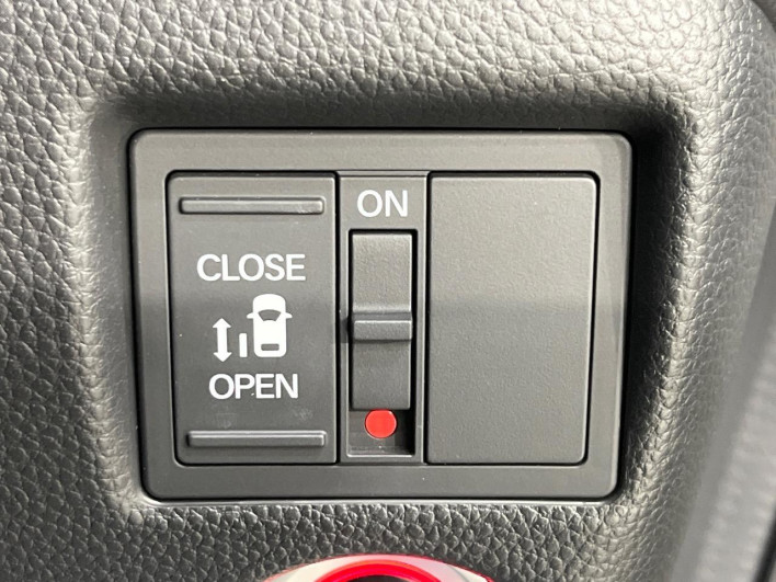2019 Honda N-BOX CUSTOM DBA-JF3 (UW-6a1a54d6b674f)[24]