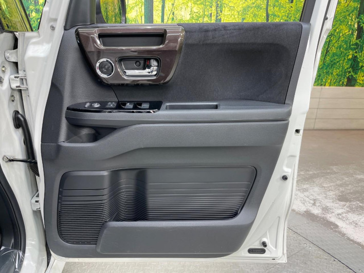 2019 Honda N-BOX CUSTOM DBA-JF3 (UW-6a1a54d6b674f)[9]