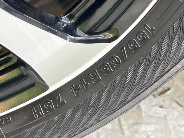 2019 Honda N-BOX CUSTOM DBA-JF3 (UW-6a1a54d6b674f)[4]