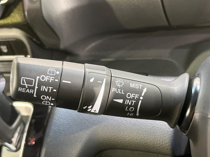 2019 Honda N-BOX CUSTOM DBA-JF3 (UW-6a1a54d6b674f)[19]
