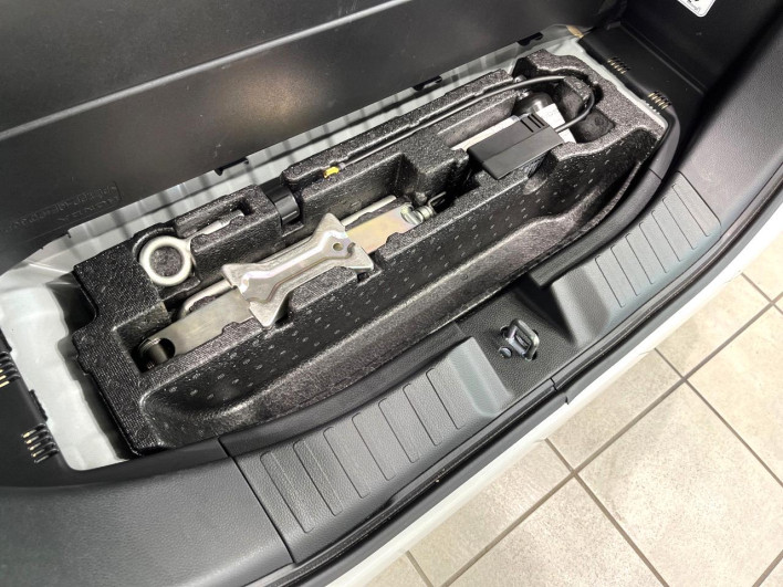 2021 Honda N-BOX CUSTOM 6BA-JF3 (UW-6a1a54db7289e)[29]