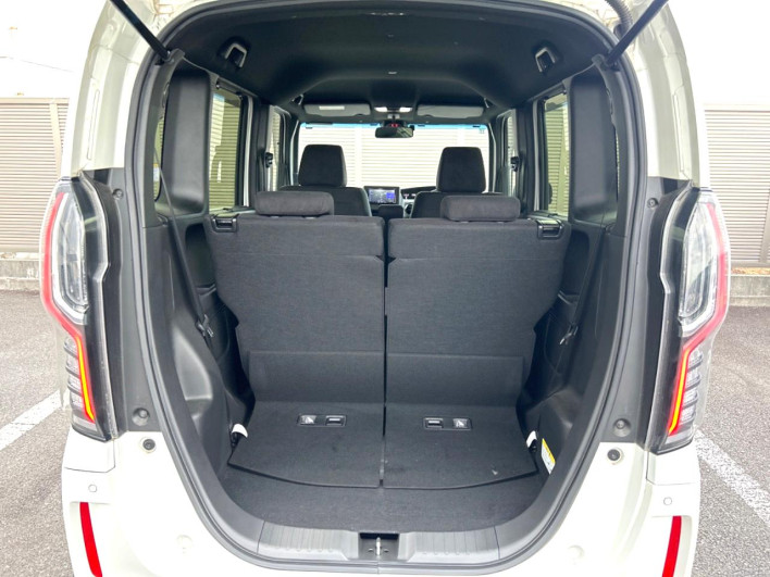 2021 Honda N-BOX CUSTOM 6BA-JF3 (UW-6a1a54dd620f8)[26]
