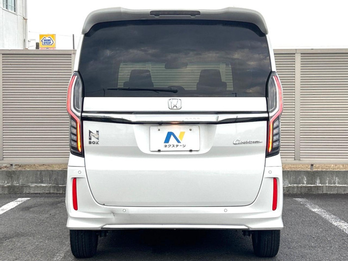 2021 Honda N-BOX CUSTOM 6BA-JF3 (UW-6a1a54dd620f8)[21]