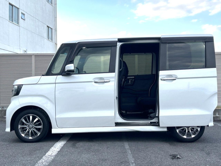2021 Honda N-BOX CUSTOM 6BA-JF3 (UW-6a1a54dd620f8)[19]