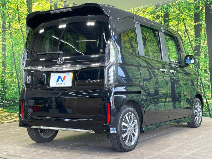 2022 Honda N-BOX CUSTOM 6BA-JF3 (UW-6a1a54dedc4ec)[16]