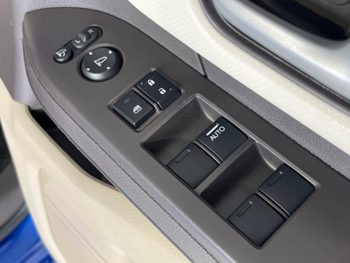2017 Honda N-BOX DBA-JF4 (UW-6a1a54e20a6b3)[21]