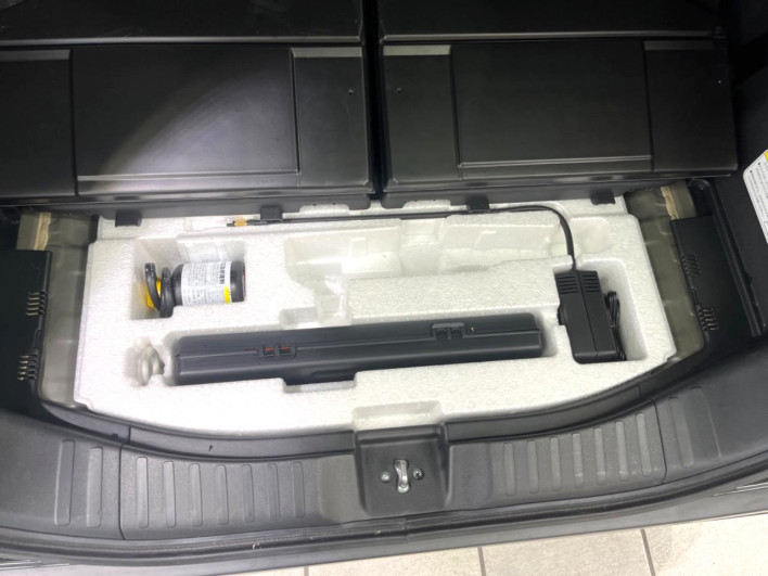2024 Honda N-BOX CUSTOM 6BA-JF5 (UW-6a1a54e5c5510)[16]
